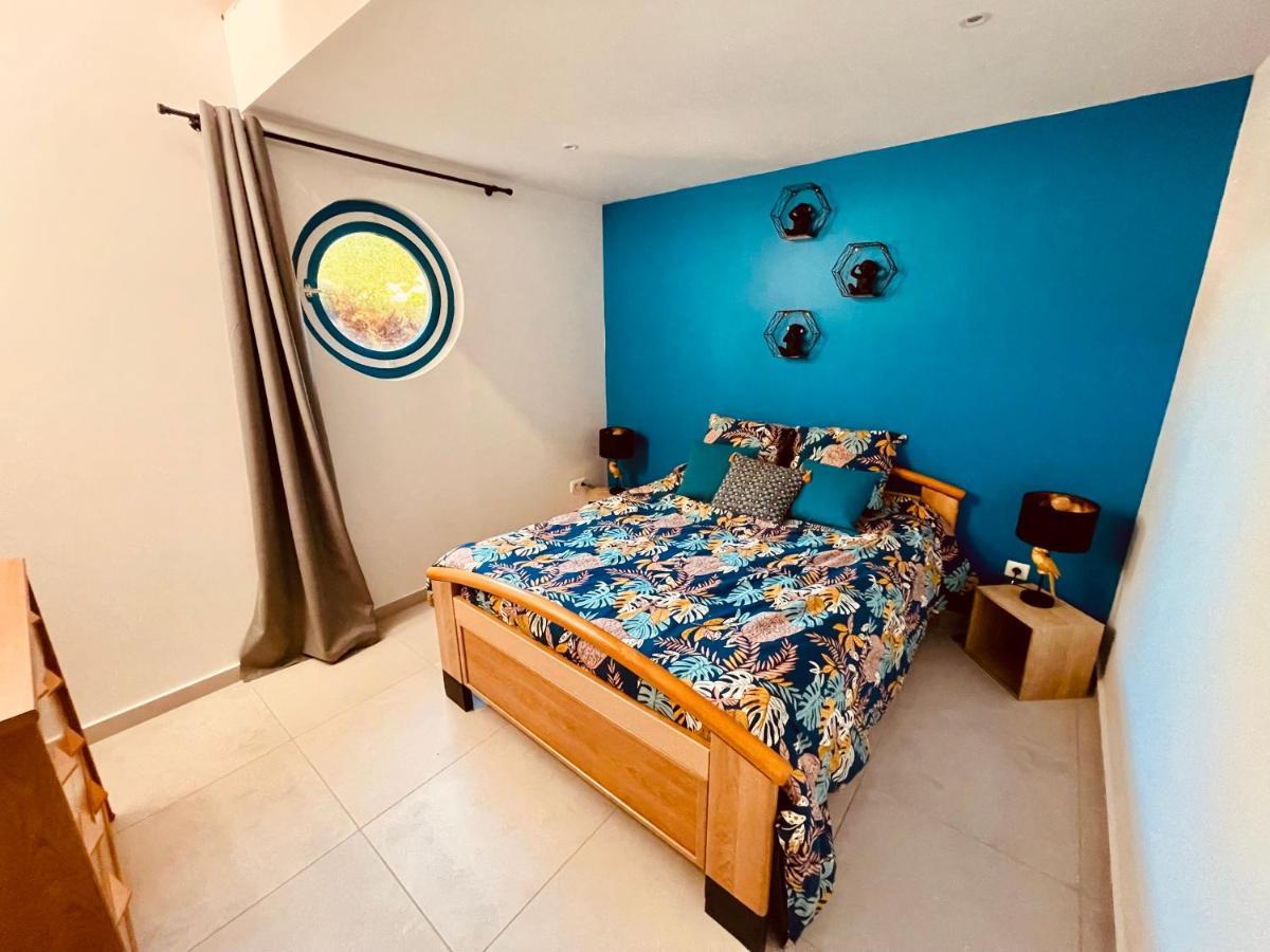 La Villa Perroquet Poncins Екстериор снимка
