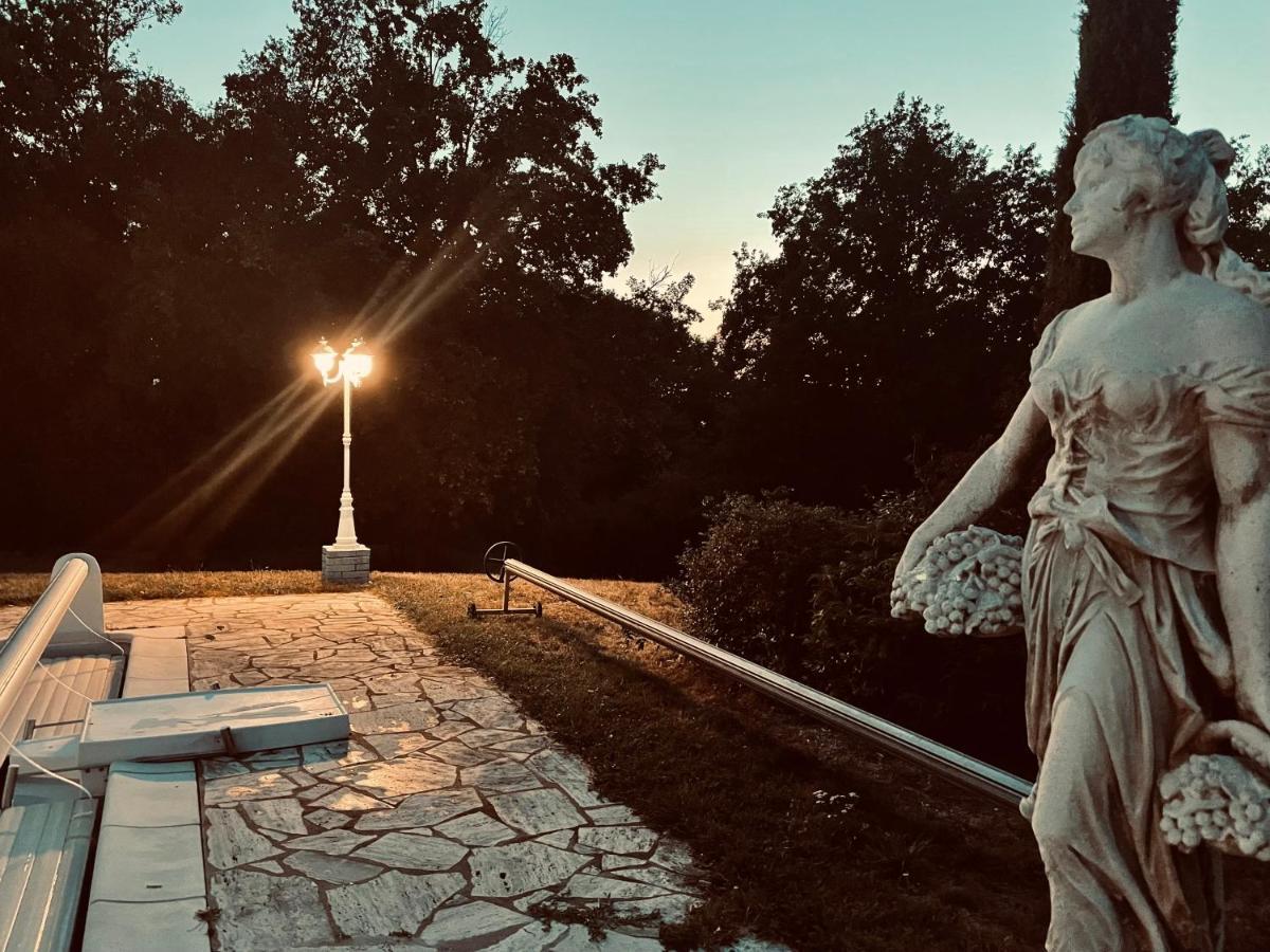 La Villa Perroquet Poncins Екстериор снимка
